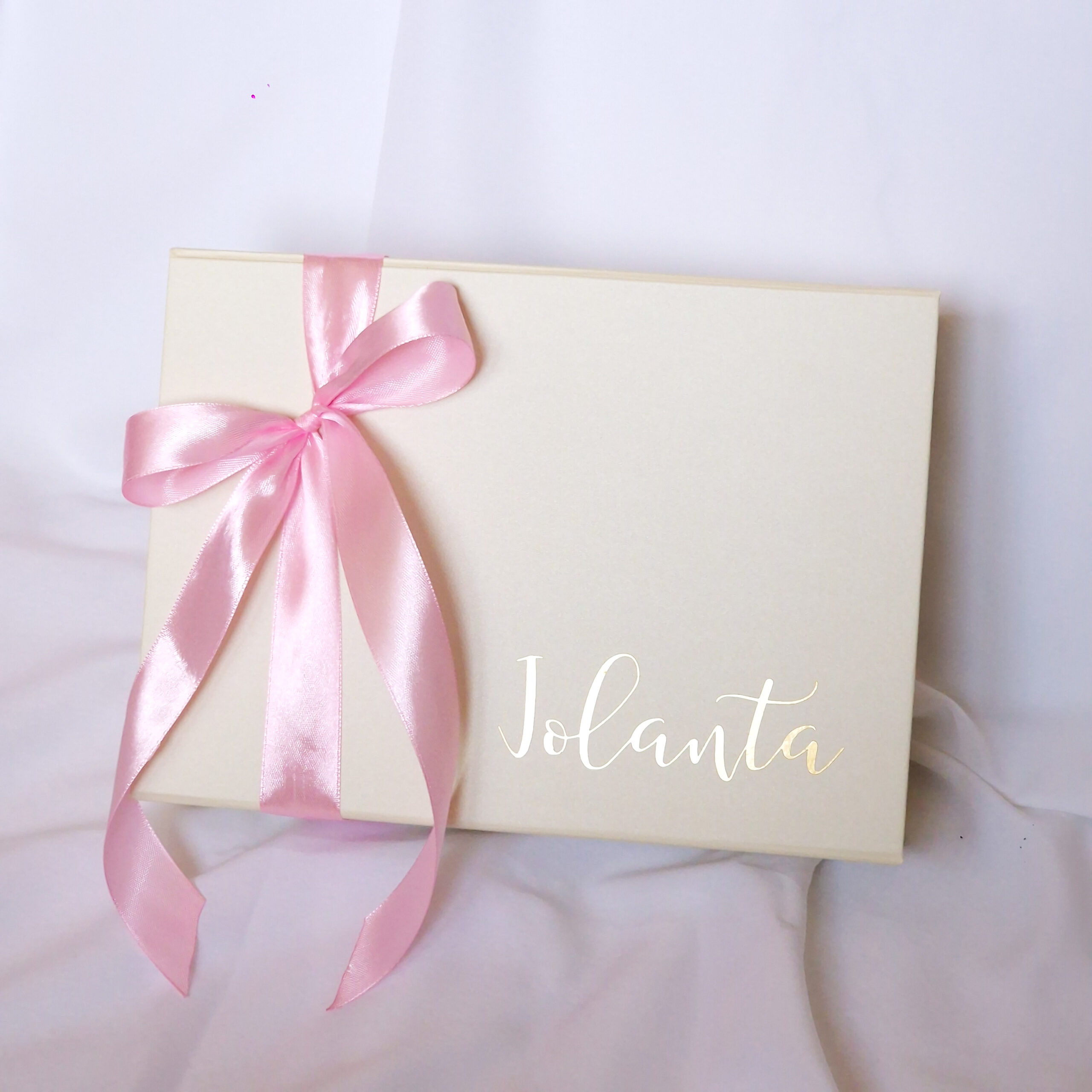 pudełko magnetyczne beżowe